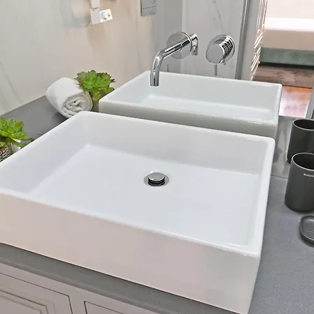 Mouzinho By On بيت ضيافة بورتو