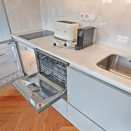 Mouzinho By On 4* Oporto