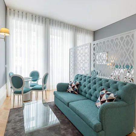 Mouzinho By Near 2* Oporto