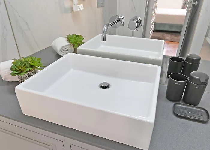 Mouzinho By On Гостевой дом Порту