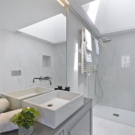 Mouzinho By On Penzion Porto